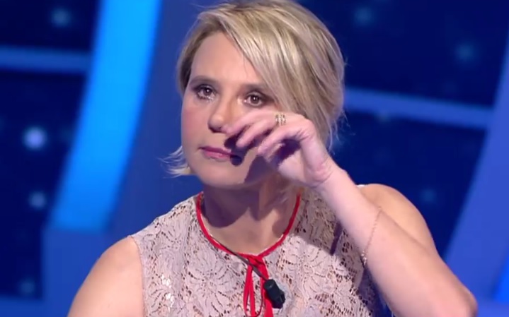 Cè Posta Per Te Maria De Filippi In Lacrime Nella Prima