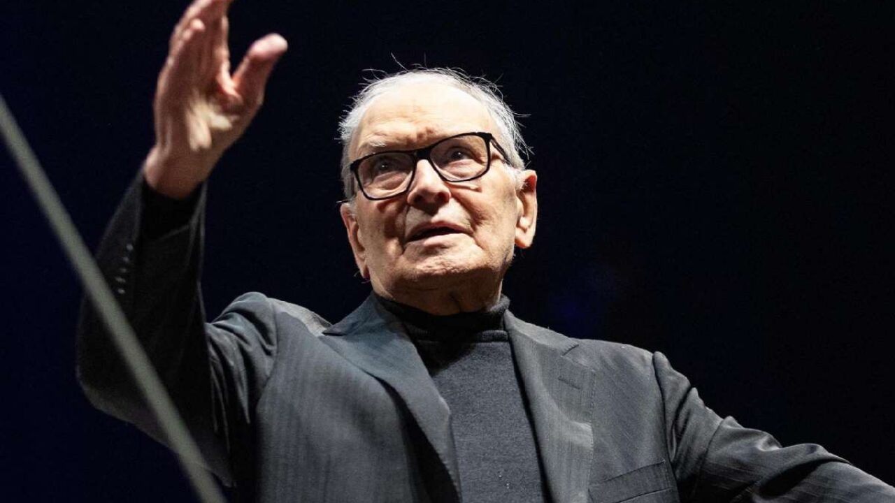 e morto ennio morricone il compositore e direttore d orchestra aveva 92 anni